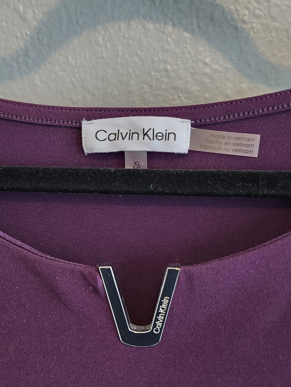 Calvin Klein Plum Long-Sleeve Scoop Neck Top with Silver V Accent - Picture 2 of 2